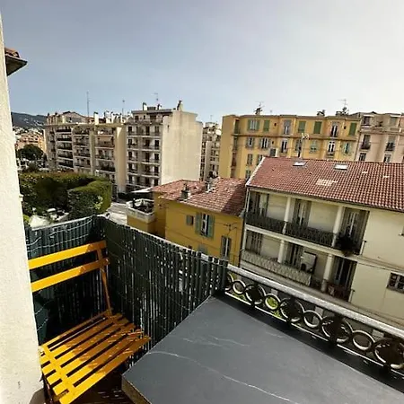 Chic Renovated 2 Bedroom Entire Or Only Private In Liberation In With Garage On Demand, Ac, Wi-fi And Tram Access Apartment Nice