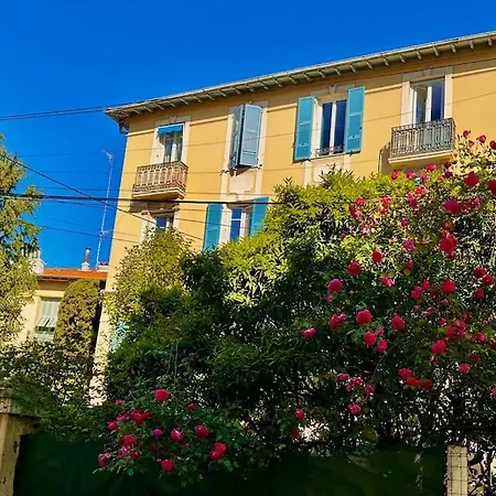 Apartment Chic Renovated 2 Bedroom Entire Or Only Private In Liberation In With Garage On Demand, Ac, Wi-fi And Tram Access