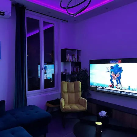 Apartment Chic Renovated 2 Bedroom Entire Or Only Private In Liberation In With Garage On Demand, Ac, Wi-fi And Tram Access *