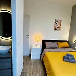 Chic Renovated - Libération - Entire 2br 2ba Or Private With Private Bathrooms - Ac&garage On Request Appartamento