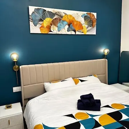 Chic Renovated - Liberation - Entire 2br 2ba Or Private With Private Bathrooms - Ac And Garage On Request דירה ניס